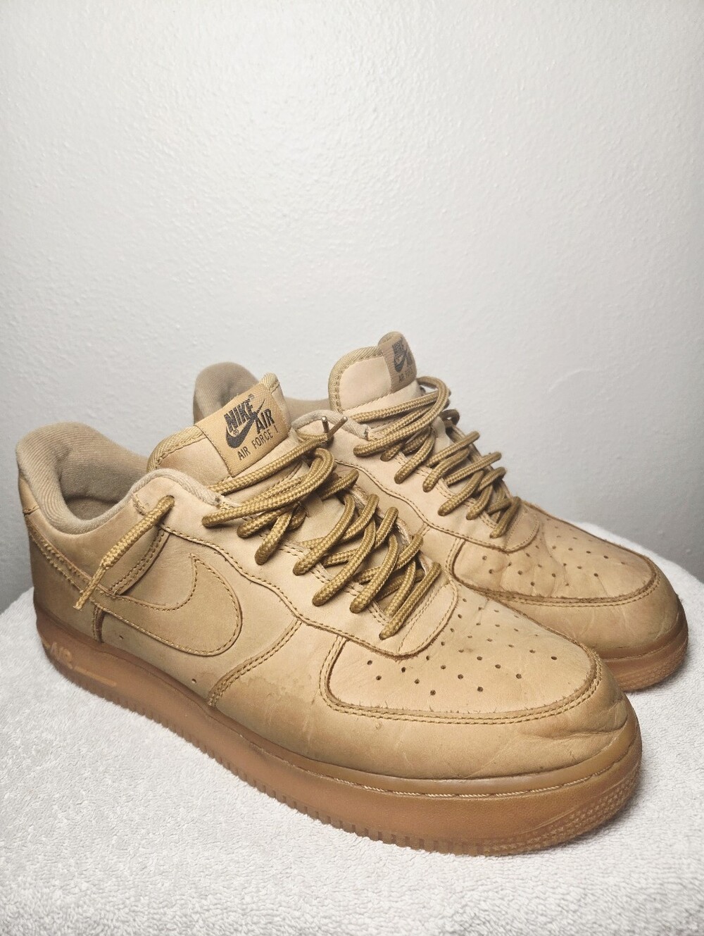 Nike Air Force 1 Low '07 LV8 Flax Wheat Men Size 11 AA4061-200 Gum Sole AF1